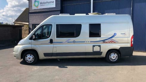Lets go, life is too short – 2p Adria Mobil 600 Bus camper from 2008