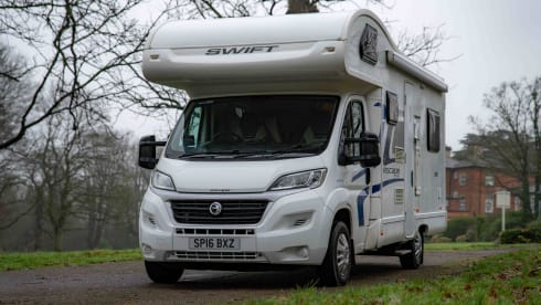 Taylor – Peugeot Bailey Approach camper met 6 slaapplaatsen, bouwjaar 2011.
