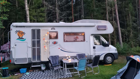 Spacious, cozy and complete family camper