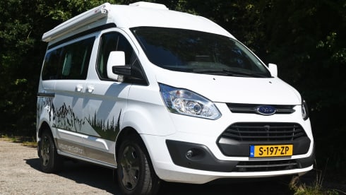 2p 131PK Ford buscamper uit 2017