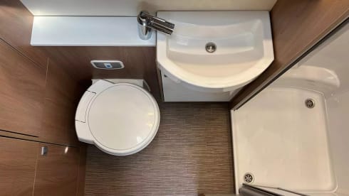 Kayden – 4 Berth Luxury Motorhome