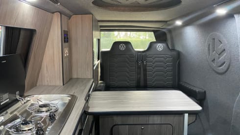 The Explorer – L'Explorer VW T6 4 couchettes Campervan - Automatique