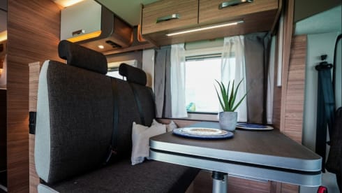 weins – Weinsberg CaraSuite 700 ME Automatic Very luxurious KM free!