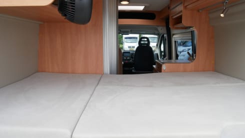 2p Pössl bus uit 2016