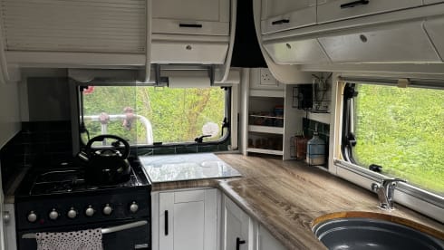 Maisy – Maisy ; un camping-car confortable et autonome à 2 couchages