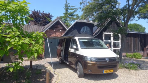 Rinus – 4p Volkswagen t5 150 hp automatic bus camper
