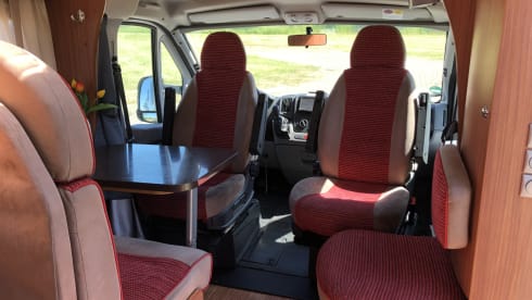 ADRIA with 2 SINGLE BEDS and LARGE GARAGE (660 cm)