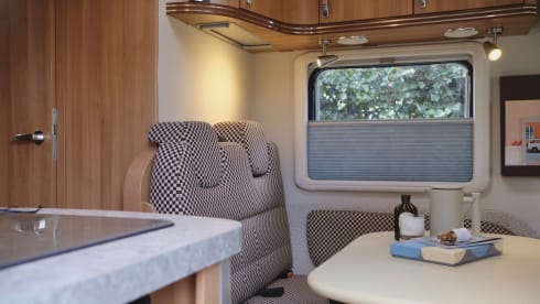 Mid Campery – 4p Hymer integrated from 2010 Mid Campery 