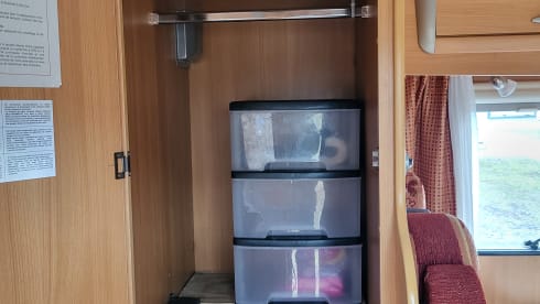 Spacious and comfortable family camper. 6p Chausson alcove from 2008