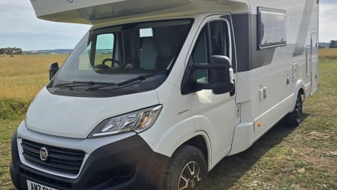 Lottie – 7 berth Sun Living a70dk AUTOMATIC 2021 7 belts