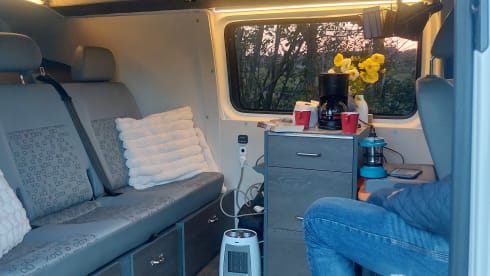 2p Volkswagen campervan uit 2013