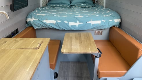 Beryl – 3 berth Mercedes-Benz bus from 2015