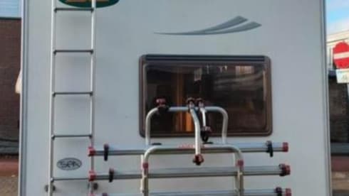 Nice compact 5p McLouis camper