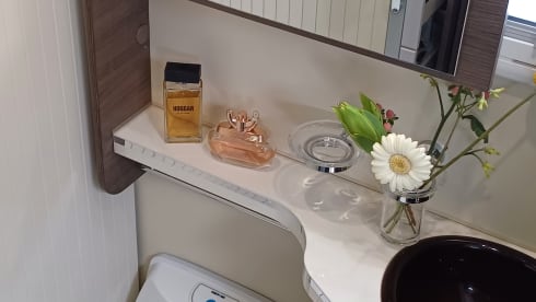Dolce Farniente – 4 McLouis semi-integrated from 2018