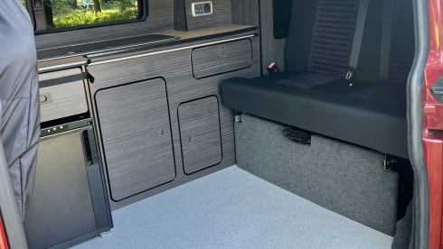 Roxanne – 4 berth Volkswagen campervan from 2020