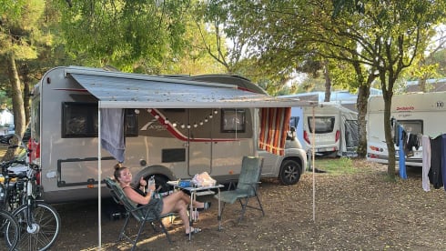 zwerver – Complete luxe 2-persoons camper te huur
