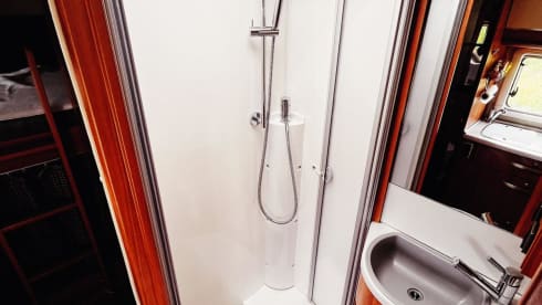 Experience our fully equipped Hymer Integrated. (Extra discount, see below)