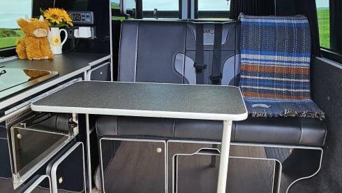 Lizzy the camperess  – 4 berth Volkswagen campervan from 2012