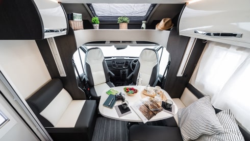 665 – 2021 ROLLERTEAM ZEFIRO 665 4 PERSONEN OXFORD