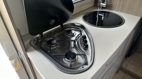 Large 6 berth modern motorhome