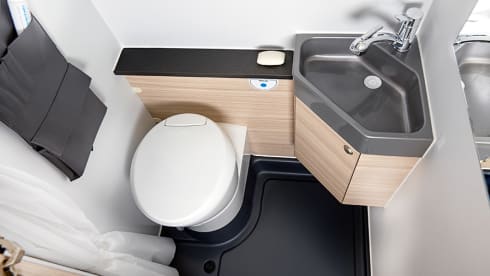 Duchess A – Brand new campervan with TentTop