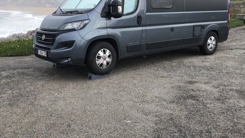 CaRo – 4p Pilote bus from 2018 (2 to 3 people)