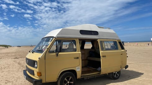 Frieda – Frieda the Automatic VW T25 Campervan