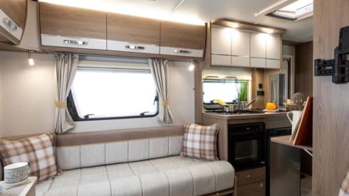 Daizy – Daizy 2022 luxury motorhome perfect for 2