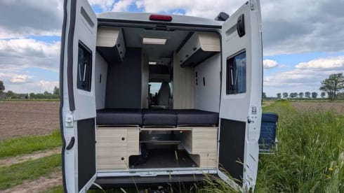 Buscamper – Sun Living V65 SL BUSCAMPER (2025) 3-seater