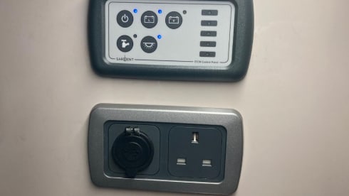 Luxuriöser Toyota Alphard Campervan