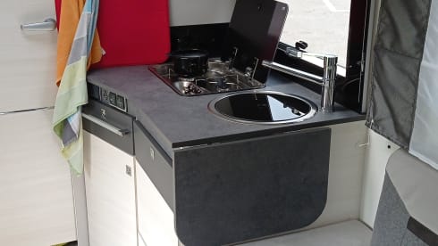 720 Titanium Premium – 5p Chausson semi-integrated from 2021 - NEW CONDITION