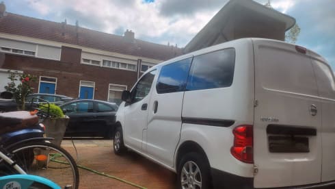 Share Cloud – 6p Nissan campervan 2010
