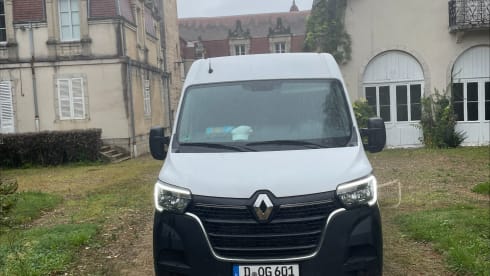 Stealth camper  – 2 berth Renault bus from 2021