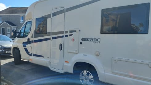 Swift Escape 664