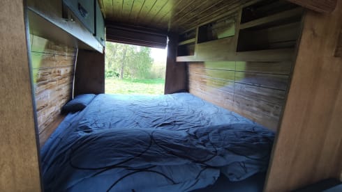 Super Grover  – Cool bus camper with unique interior