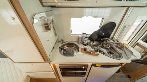 TREFFEN SIE WALLY - UNSER 2022 ROLLER TEAM 746 6 PLATZ, 6 GÜRTEL FAMILIENFREUNDLICHER VAN