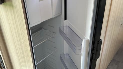 - – Adria Sun Living (2022): Ruime, luxe, 5-persoons camper