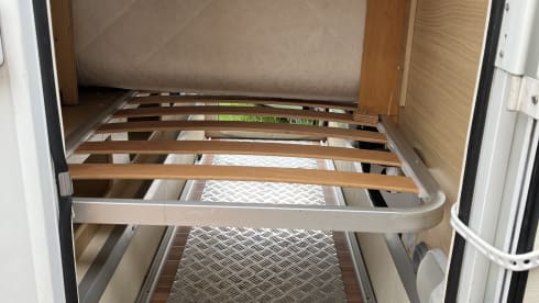 Complete neat well maintained Camper for families or couples