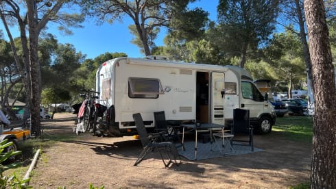 Camper Harderwijk – 4p Bürstner semi-integrated from 2004