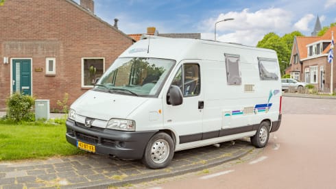 2p Peugeot campervan from 2003