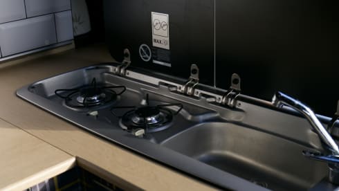 NC500 – Off-grid 2 berth MWB Mercedes Sprinter