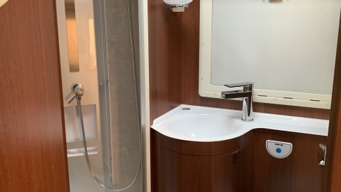 Rimor – Fully equipped camper with every comfort !!