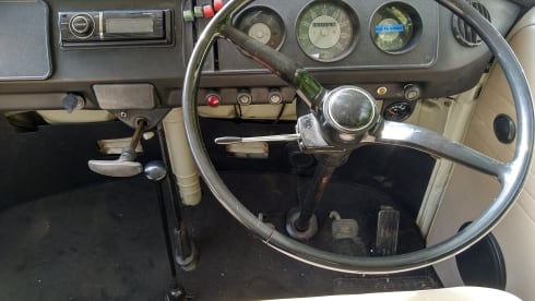 Mary – Classic VW Bay Camper - T2 - 1970