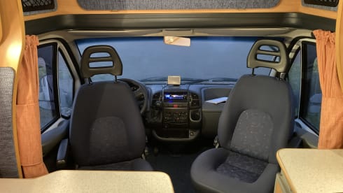 Nice Chausson Camper 🚐✨ (compact & complet)