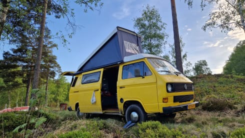 Unique Volkswagen T3 from 1988 to go on an adventure with