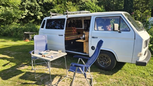 Misty – 2-person Volkswagen campervan from 1982