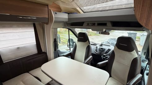 Rami – Ford camper met 5 slaapplaatsen uit 2015