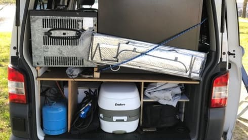 Buurman&Buurman – Camper VW T5 con tendalino e posto letto in piano