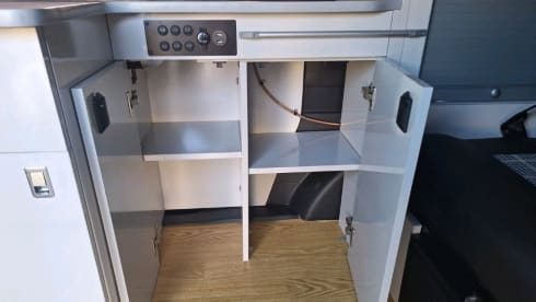 VEL – Toyota campervan met 2 slaapplaatsen uit 2009