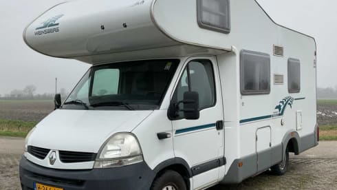 Rolling Happiness – 5p Renault alcove from 2008